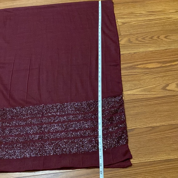 Ellen Tracy maroon dressy embellished soft wrap / shawl 72”x 28” - Picture 9 of 11